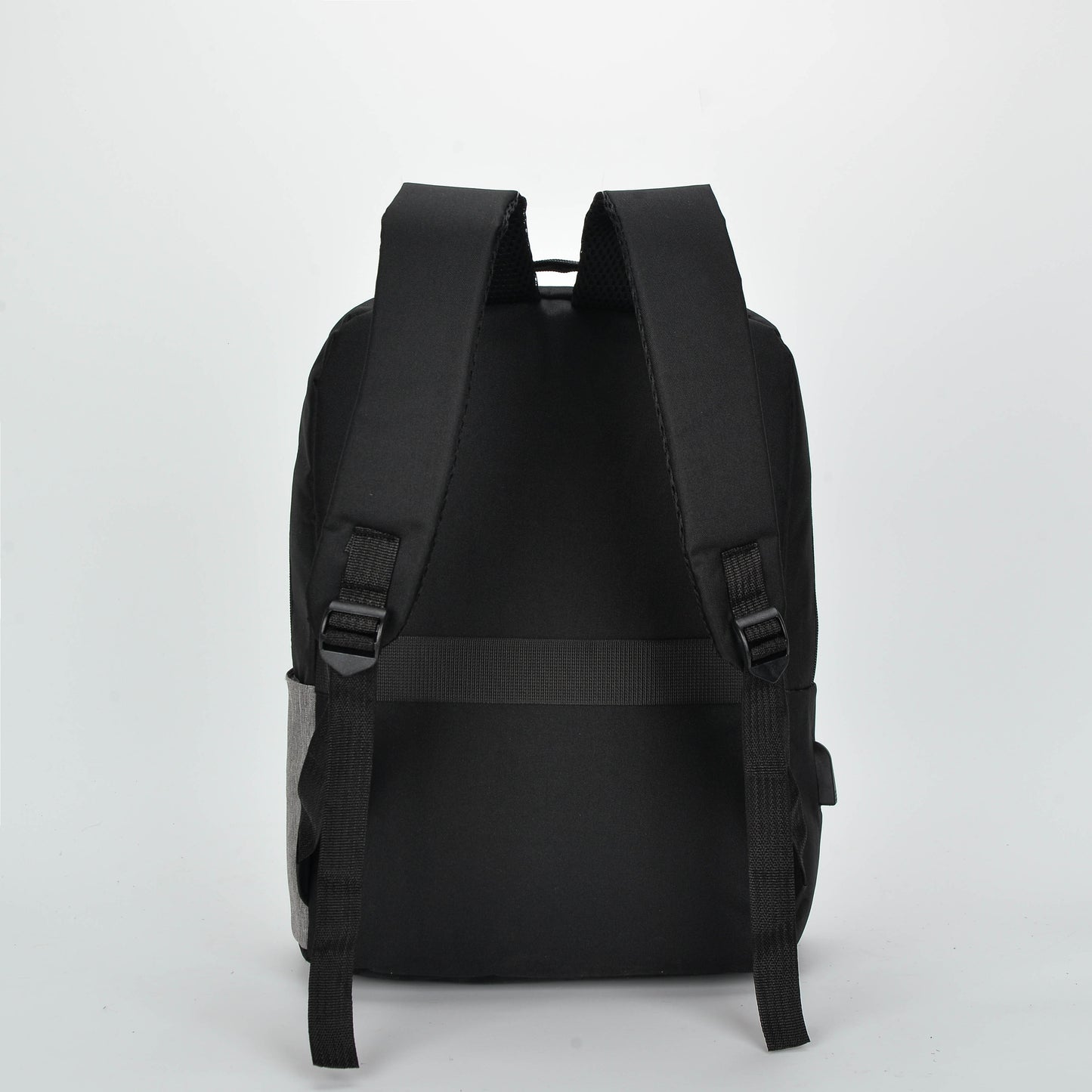 Mochila Notebook Triple Preta - IKA